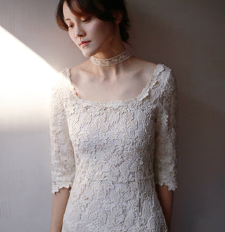Half Sleeve Floral Lace Tea Length Wedding Dress with Square Neck