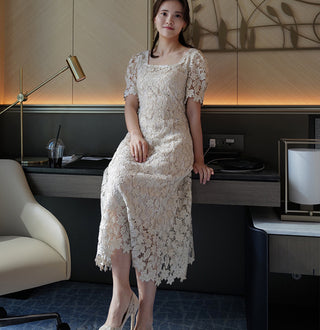 Half Sleeve Floral Lace Tea Length Wedding Dress with Square Neck