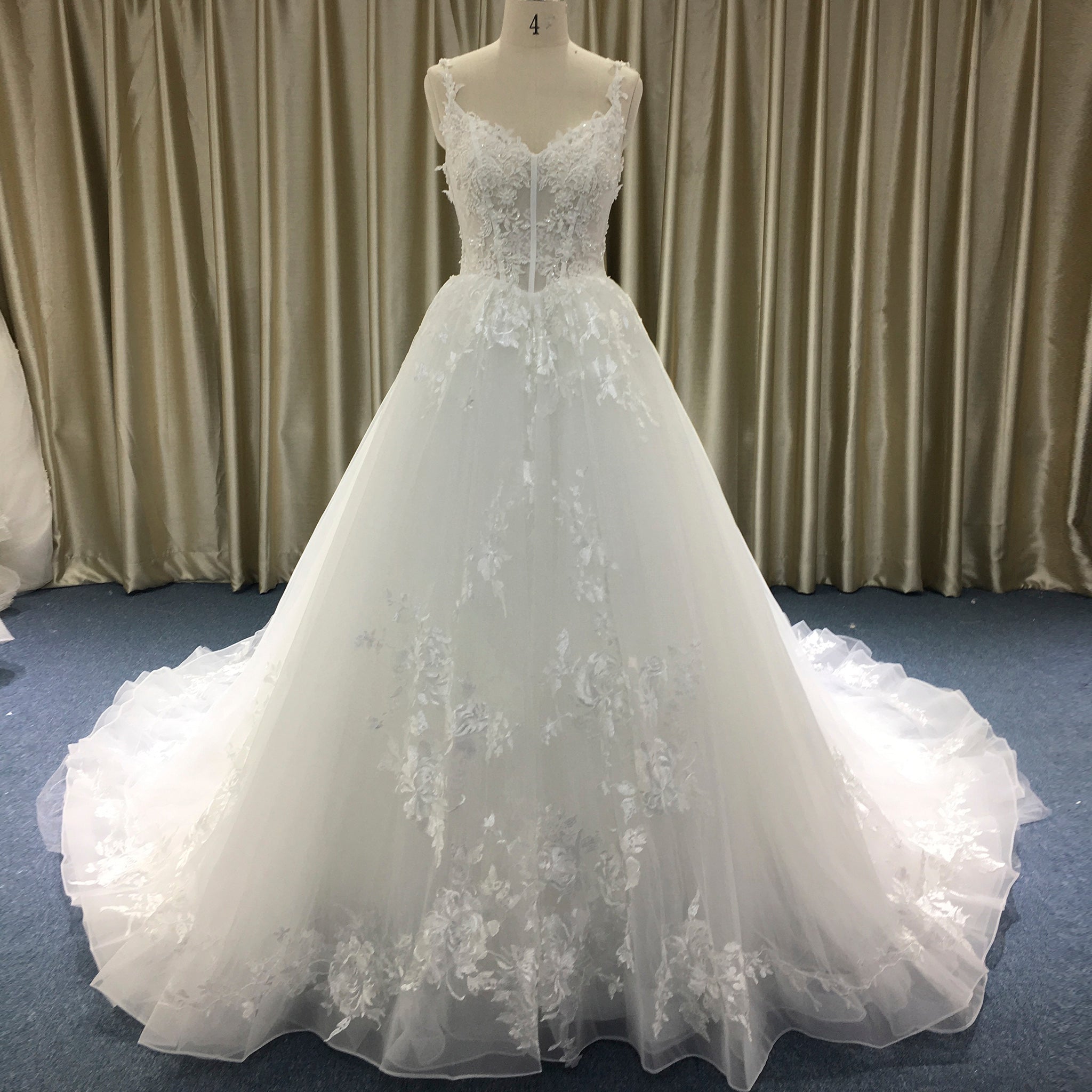 Elegant A-line Floral Lace Appliqued Wedding Dress with Spaghetti Strap - Rosymae