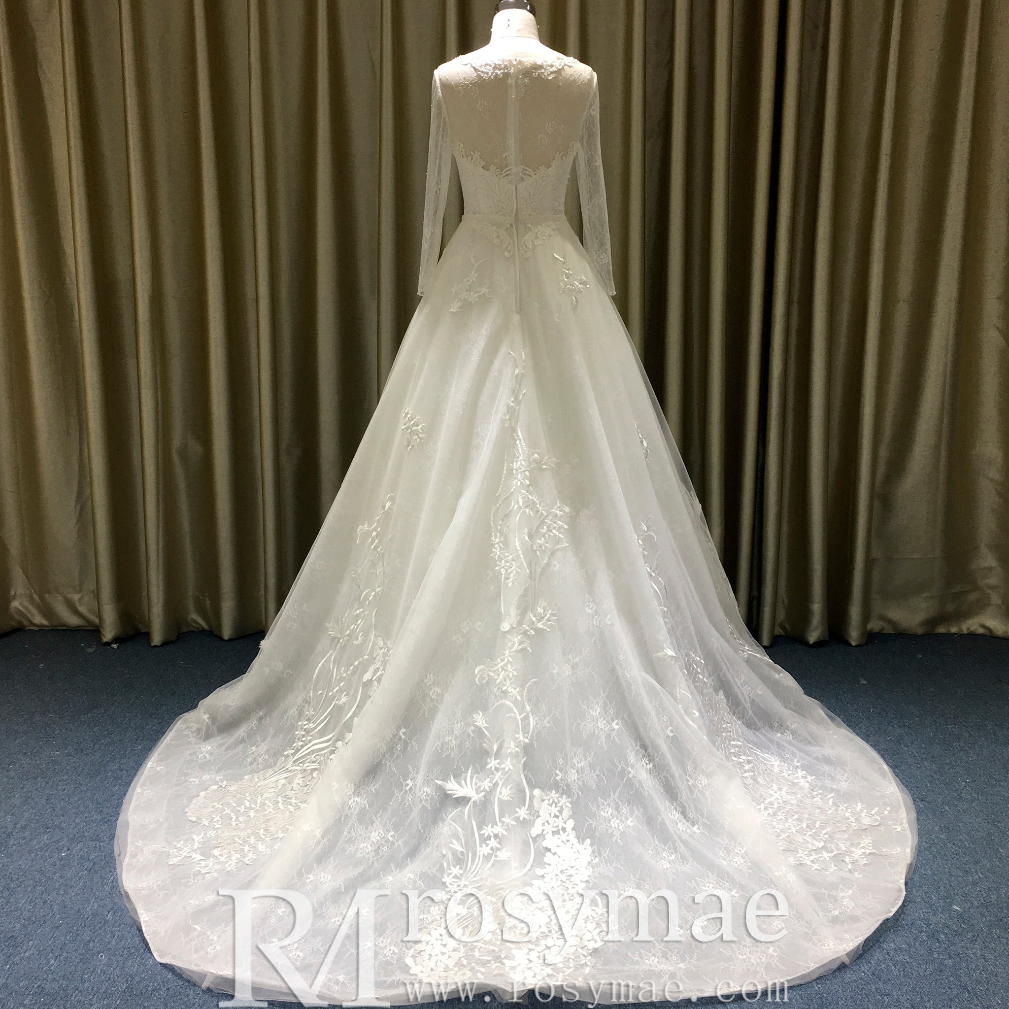 Elegant A-line Soft Tulle Lace Wedding Dress with Long Sleeve - Rosymae