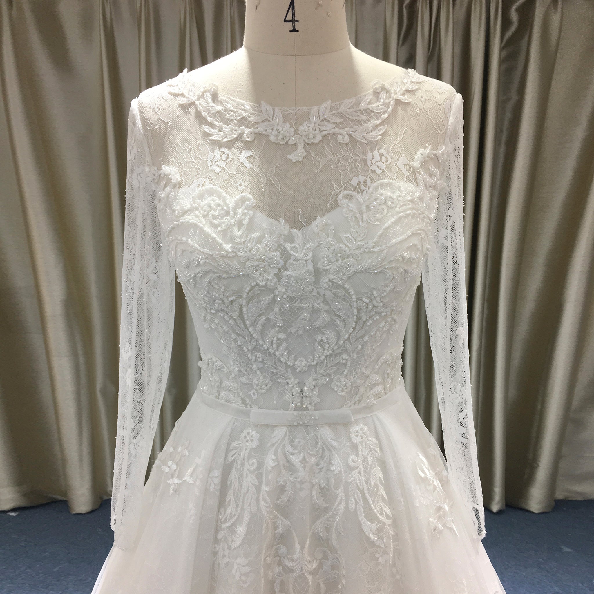 Elegant A-line Soft Tulle Lace Wedding Dress with Long Sleeve - Rosymae