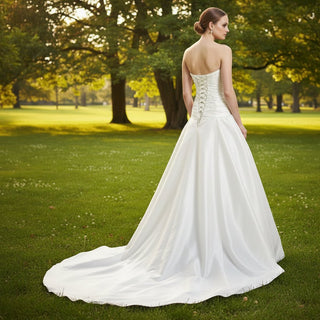 Elegant A-line Strapless Wedding Dress Bridal Gown with Ruffle Skirt - Rosymae
