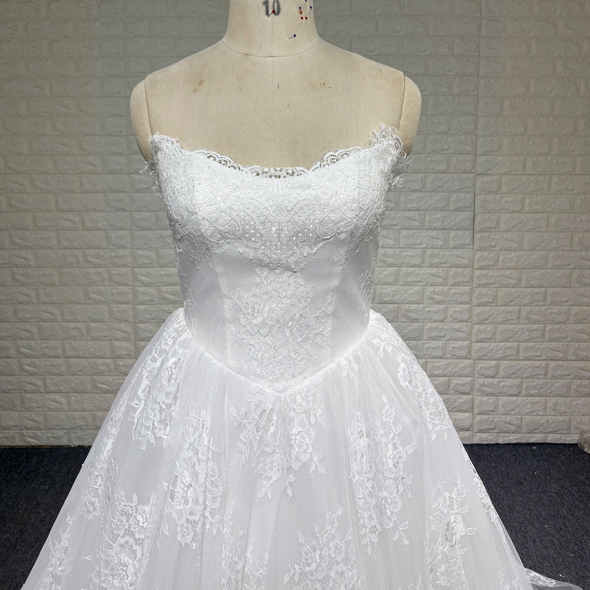 Elegant Bateau Neckline Strapless Floral Lace Wedding Dress - Rosymae