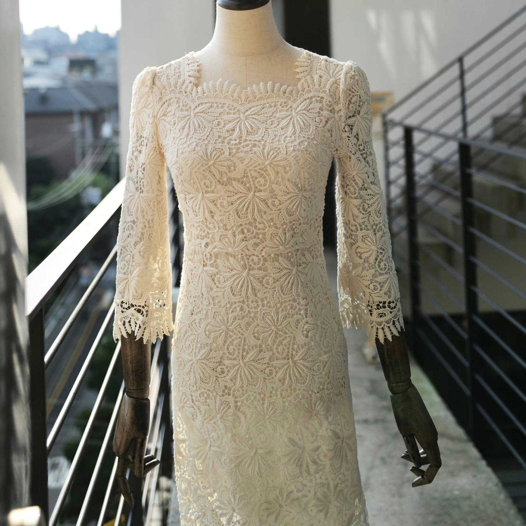 Elegant Cream Scalloped Neckline 3D-printed lace 3/4 sleeve Wedding dr Rosymae Elegant Cream Scalloped Neckline 3D-printed lace 3/4 sleeve Wedding dr Rosymae