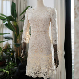 Elegant Cream Scalloped Neckline 3D-printed lace 3/4 sleeve Wedding dress - Rosymae