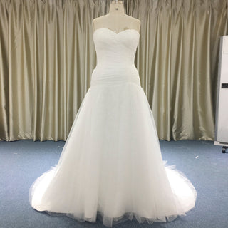 Elegant Figure-flattering Pleated Tulle Plus Size Trumpet Wedding Dress - Rosymae