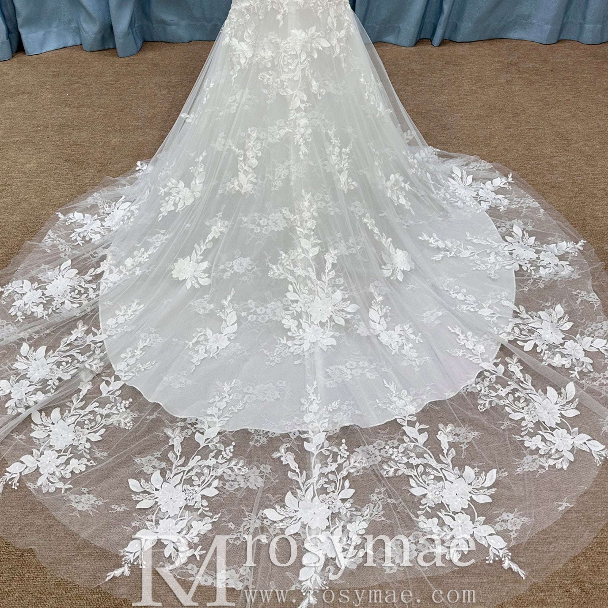 Elegant Long Sleeve Trumpet Wedding Dress with Square Neckline - Rosymae
