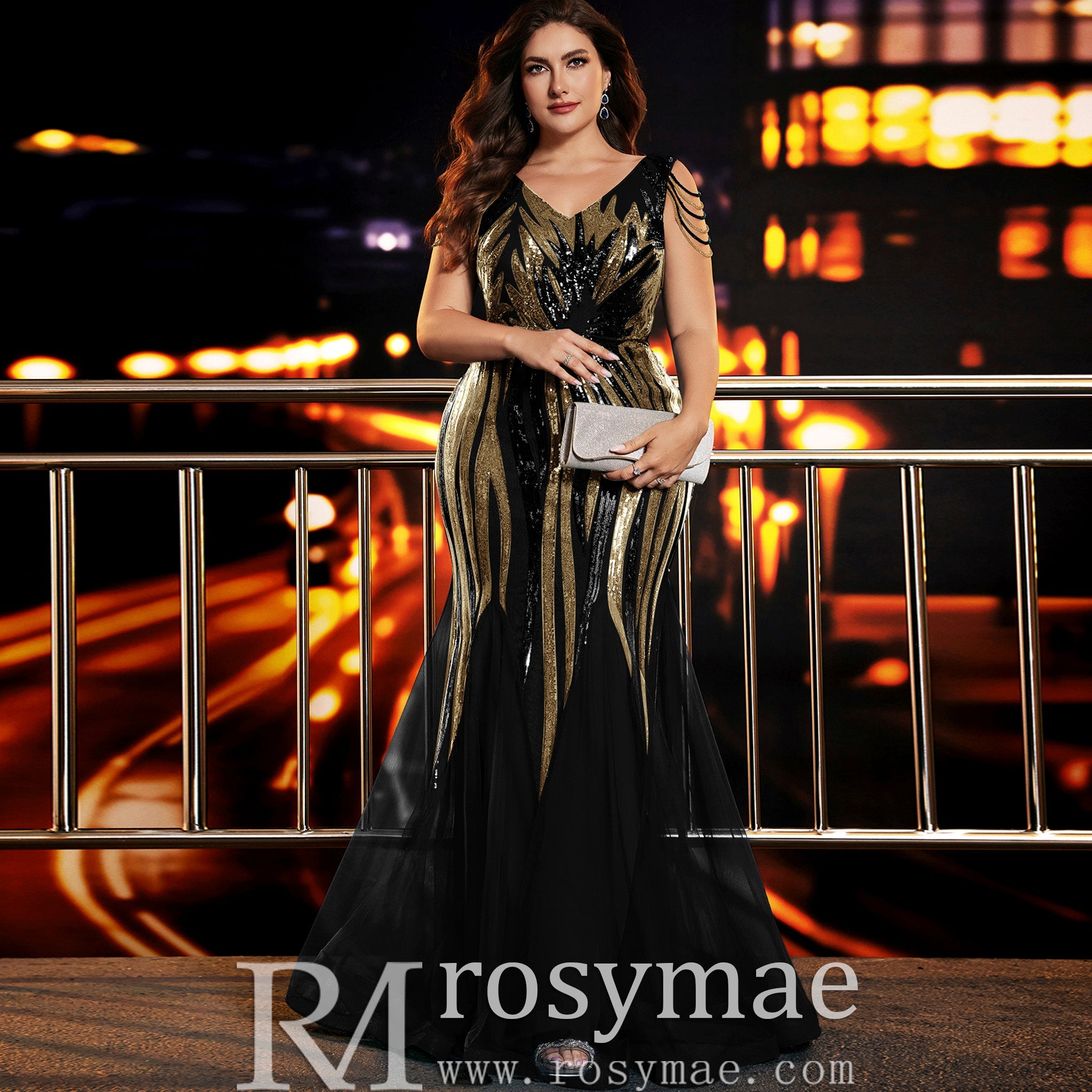 Elegant Mermaid Plus Size Black and Gold Evening Dress with V-neck Black and Gold / 4XL