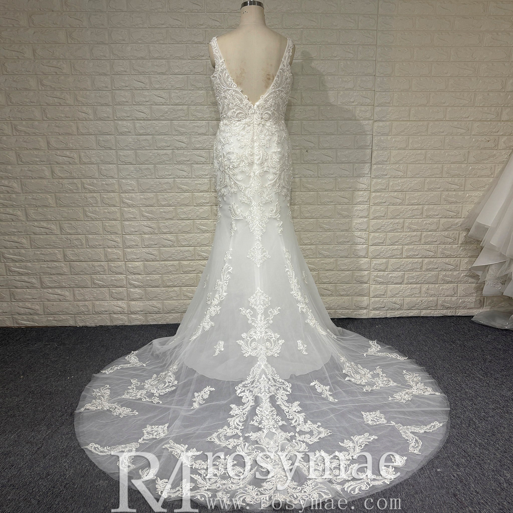 Elegant Mermaid Plus Size Vneck Wedding Dress with Floral Lace Appliqued - Rosymae