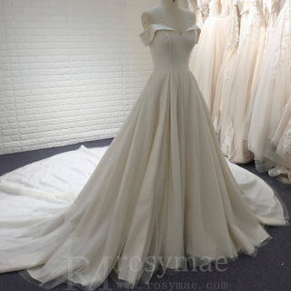Elegant Off-the-Shoulder Classic Wedding Dresses with V-neck - Rosymae