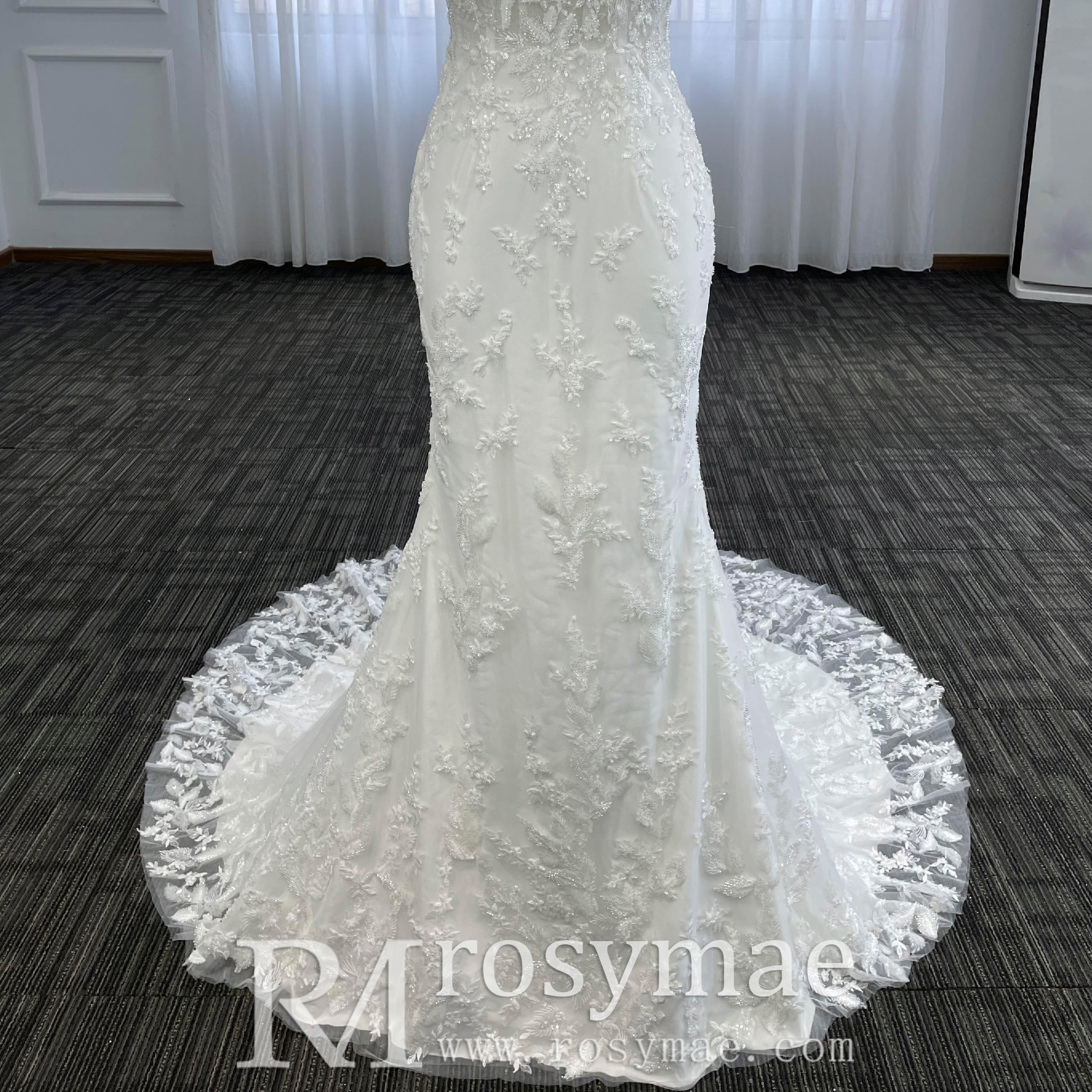 Elegant Spaghetti Strap Plunging V-neckline Lace Mermaid Wedding Dress - Rosymae