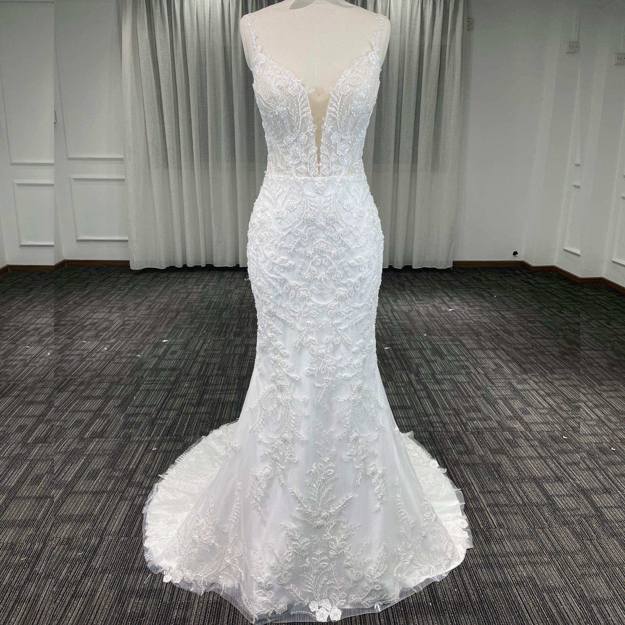 Elegant Spaghetti Straps Lace Mermaid Wedding Dresses Long Train - Rosymae