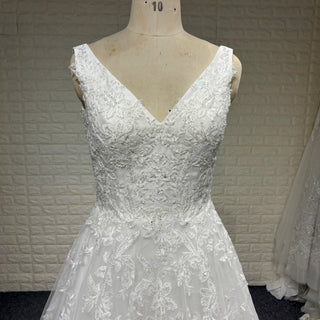 Elegant Tank Sleeve V-neck A-line Wedding Dress with Lace Appliqued - Rosymae