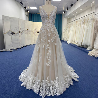 Elegant Tulle and Lace A-line Wedding Dress with Vneck - Rosymae