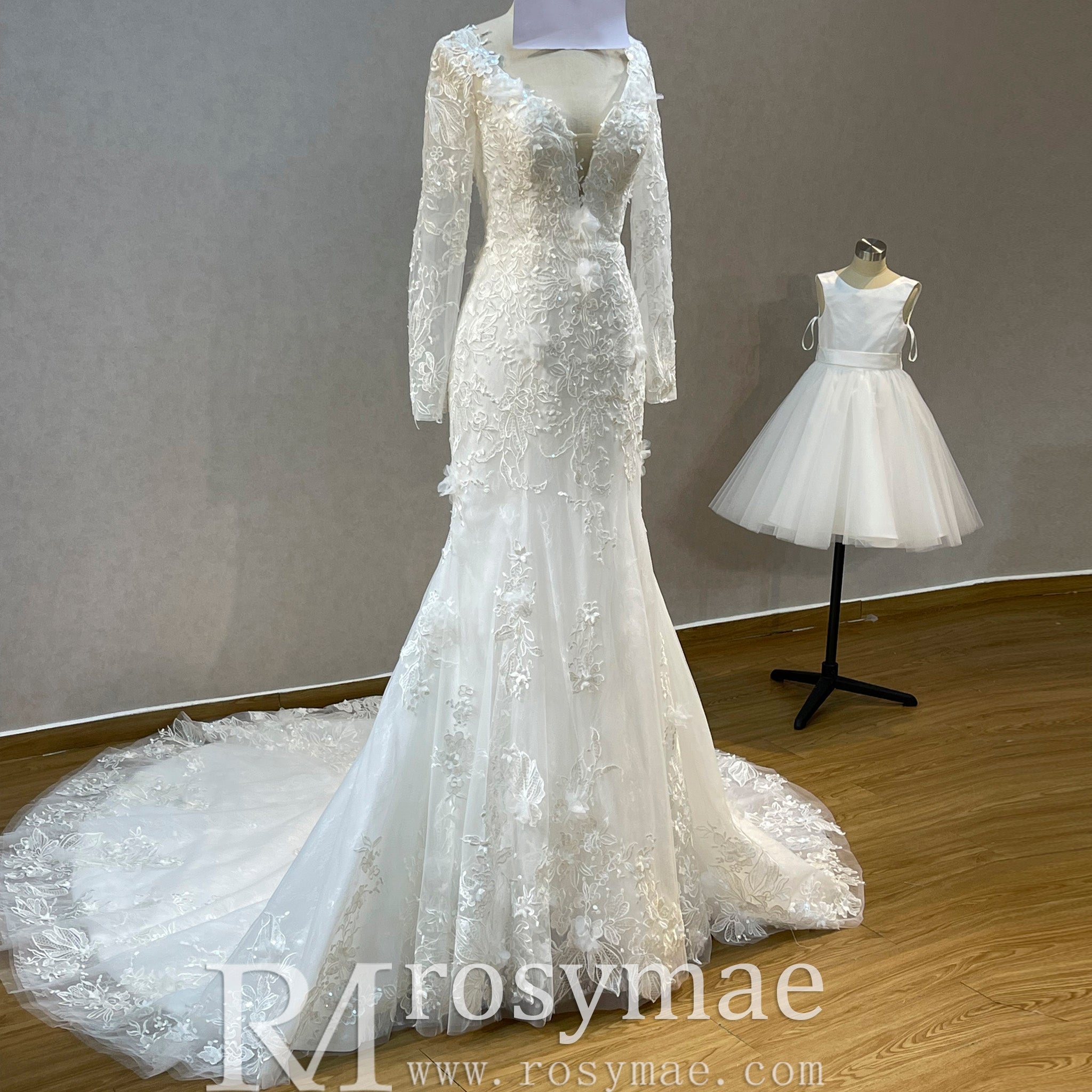 Elegant V-neck Mermaid Wedding Dress with Long Sleeves - Rosymae