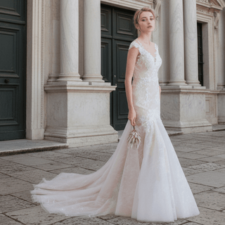 Elegant Vintage Mermaid Wedding Dress With V Neckline - Rosymae