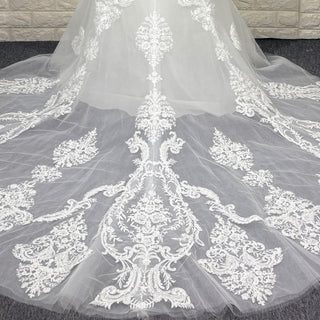 Elegant 3D Lace Appliqued Mermaid Wedding Dress with V Back