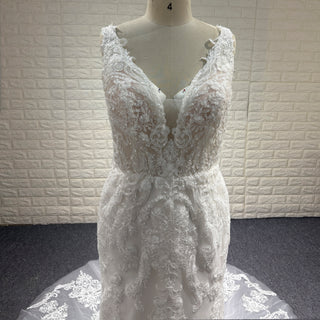 Elegant 3D Lace Appliqued Mermaid Wedding Dress with V Back