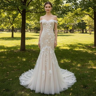 Robe de mariée princesse ajustée et évasée en forme de cœur avec large bretelle