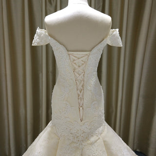 Vintage Off the Shoulder Trumpet Wedding Dress with Floral Lace Appliqued