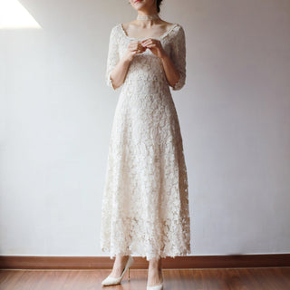 Half Sleeve Floral Lace Tea Length Wedding Dress with Square Neck