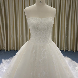 Classic Ball Gown Floral Lace Wedding Dress with Boat Neckline