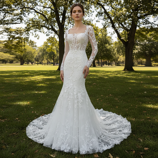 Elegant Long Sleeve Trumpet Wedding Dress with Square Neckline