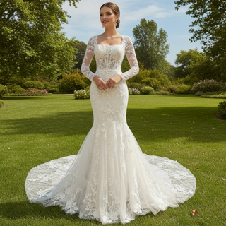 Elegant Long Sleeve Trumpet Wedding Dress with Square Neckline