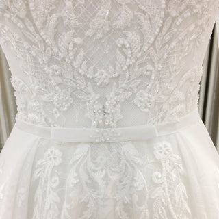 Elegant A-line Soft Tulle Lace Wedding Dress with Long Sleeve