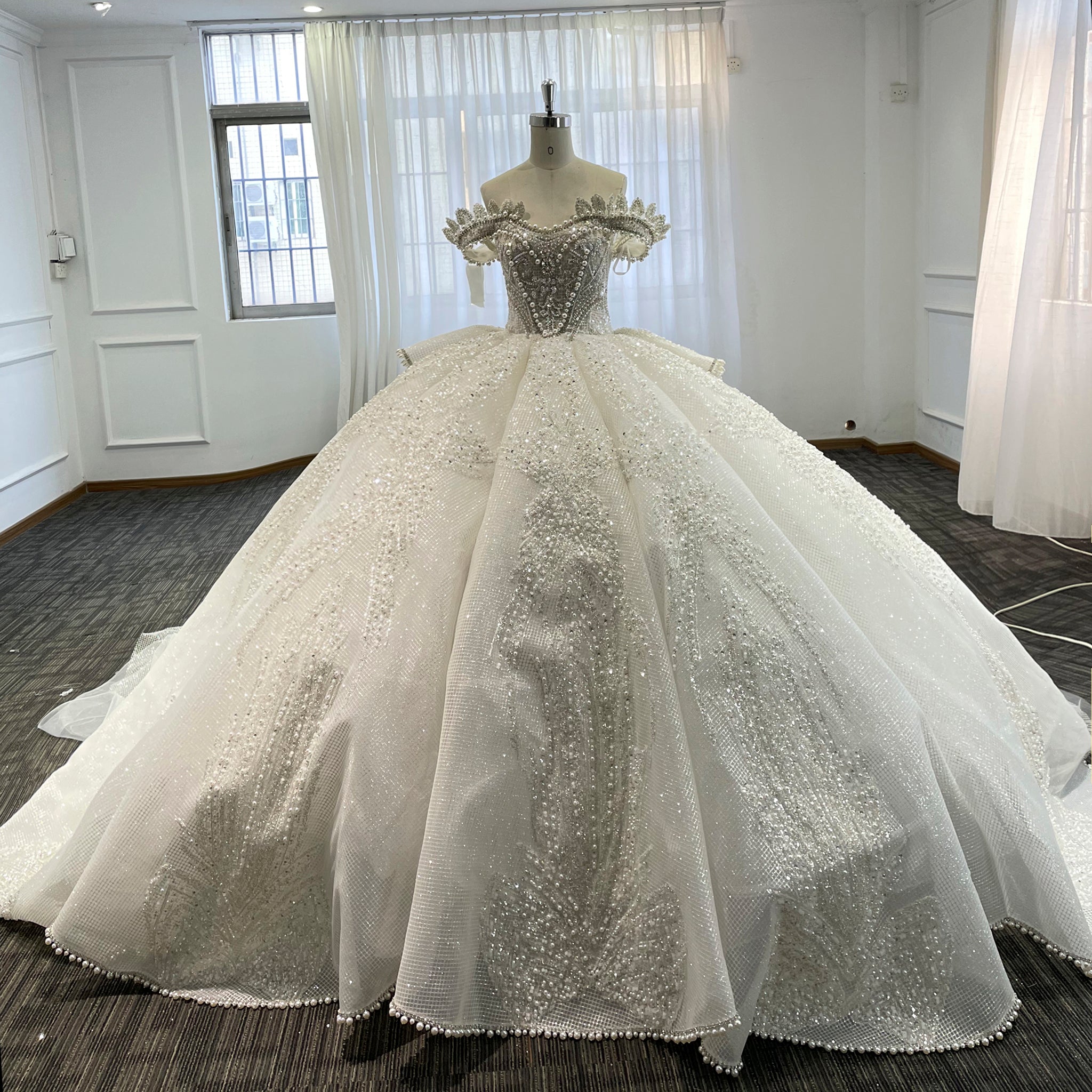 Sparkly Wedding Dresses Glitter Wedding Gowns with Puffy Skirt Champagne / 28W Sparkly Wedding Dresses Glitter Wedding Gowns with Puffy Skirt Champagne / 28W