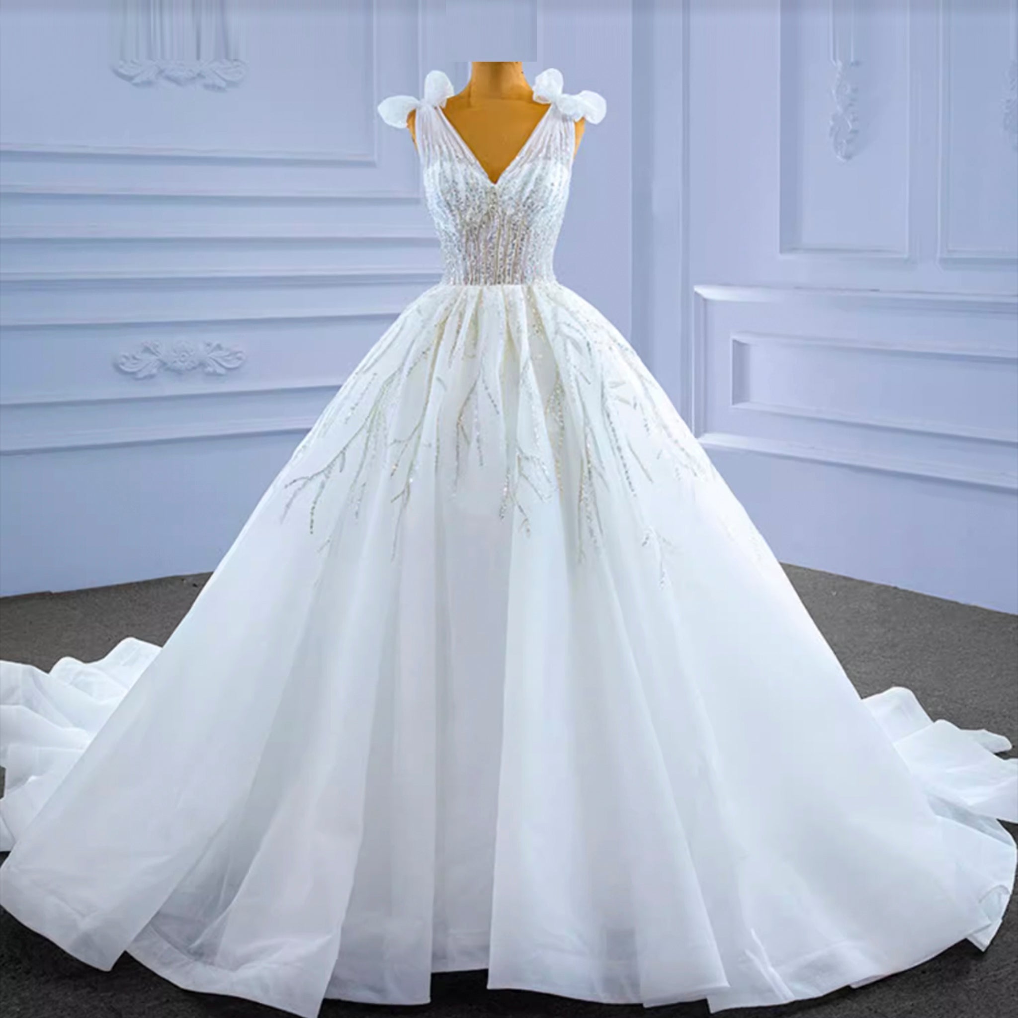 Luxury Tulle Ball Gown Wedding Dresses with V-neck - Rosymae