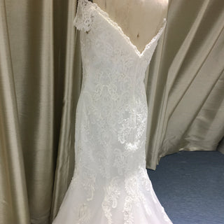 Classic Lace Mermaid Wedding Dress with Off the Shoulder for Elegant Brides