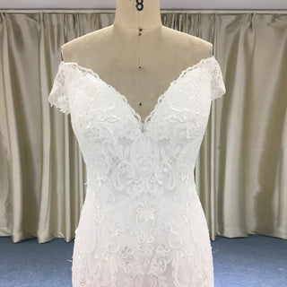 Classic Lace Mermaid Wedding Dress with Off the Shoulder for Elegant Brides