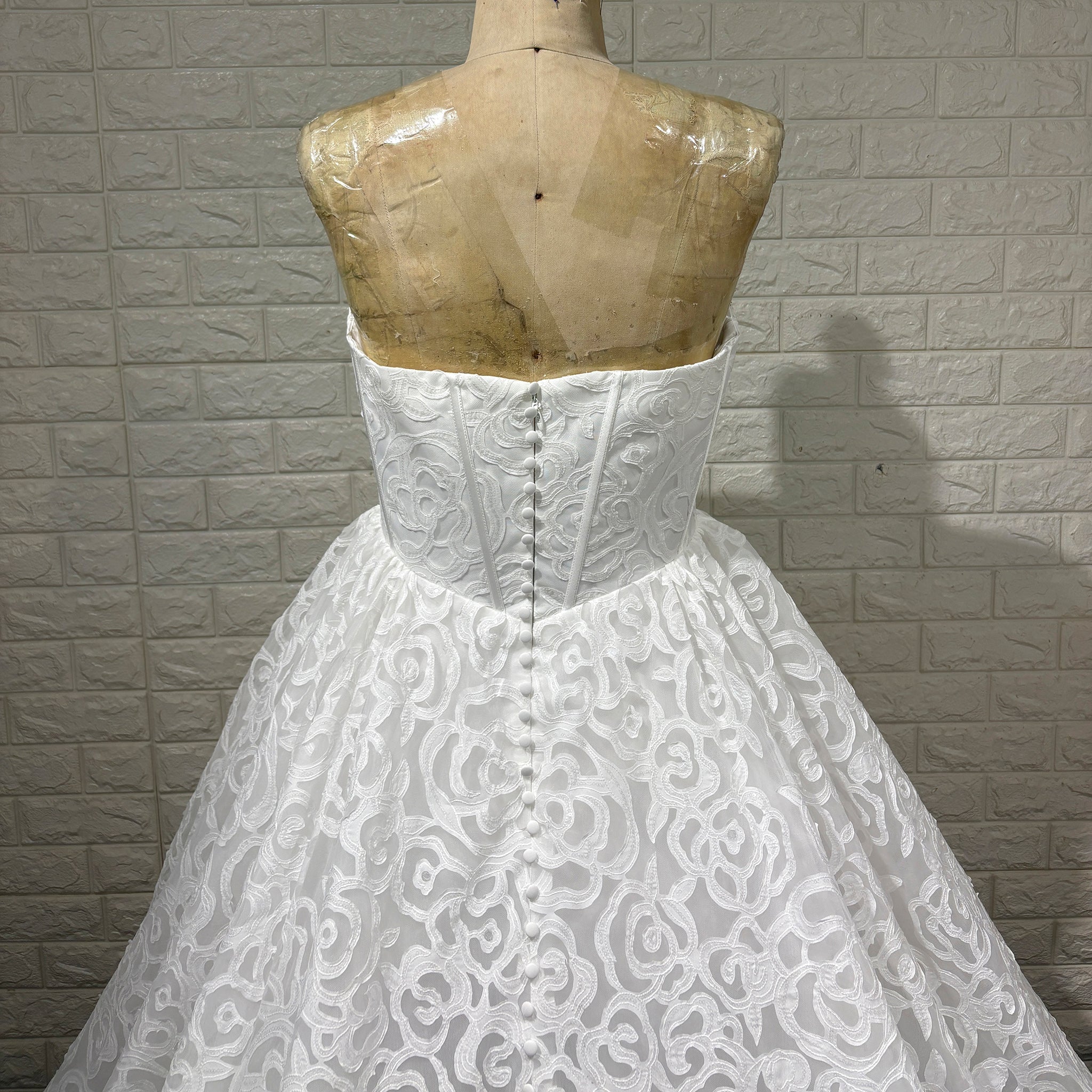 Plus Size A-Line Lace Boat Neck Wedding Dress - Rosymae