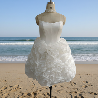 Strapless Plus Size Short Curve Wedding Dresses with Ruffled Skirt