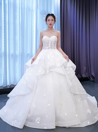 Strapless Wedding Gown Lace Appliqued Ruffle Wedding Dress