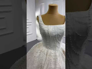 High-end Puffy Skirt Ball Gown Wedding Dress with Square Neckline