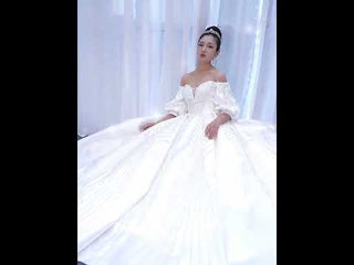 Luxury Beaded Sparkly Ball Gown Puffy Wedding Gown with Bishop Sleeve