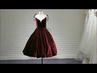 Elegant Burgundy Spaghetti Straps Velvet Prom Dress with V-neck
