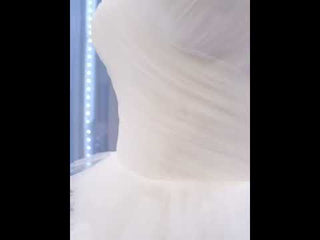 Vintage Strapless Tulle Ball Gown Wedding Dress with Sweetheart