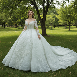 Robe de mariée de luxe à manches longues bouffantes avec grand train