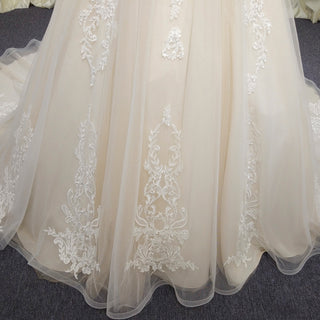 Vintage A-line Tulle Appliqued Lace Wedding Dress with Cap Sleeve