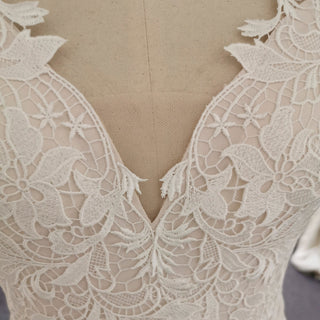 Romantic Floral Lace Mermaid Wedding Dresses for Elegant & Fitted Bride - Rosymae