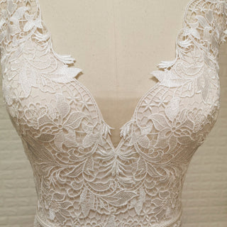 Romantic Floral Lace Mermaid Wedding Dresses for Elegant & Fitted Bride - Rosymae