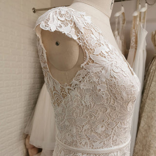 Romantic Floral Lace Mermaid Wedding Dresses for Elegant & Fitted Bride - Rosymae