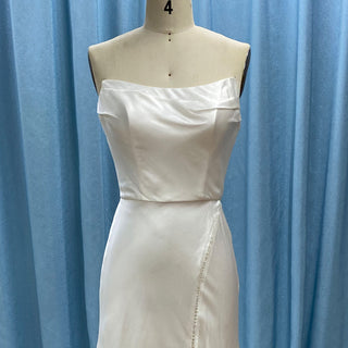 Curve Neck Strapless Satin Wedding Dress with Leg Slit for Bride