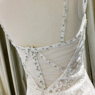 Floral Lace Mermaid-style Wedding Dress with spaghetti straps and Sweetheart Neck