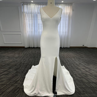 Classic Simple V-Neck Mermaid Wedding Dress with Leg Slit Elegant Bridal Gown
