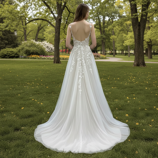 Classic A-line Floral Lace Wedding Dress with Spaghetti Strap for Women