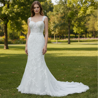 Elegant Mermaid Mermaid Lace Wedding Dress with Sheer Bodice